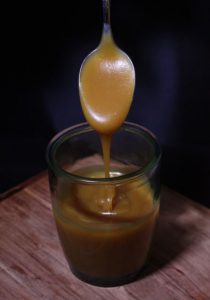 Snelle lactosevrije karamelsaus